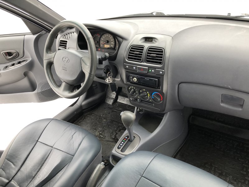 Hyundai Accent 2005 салон