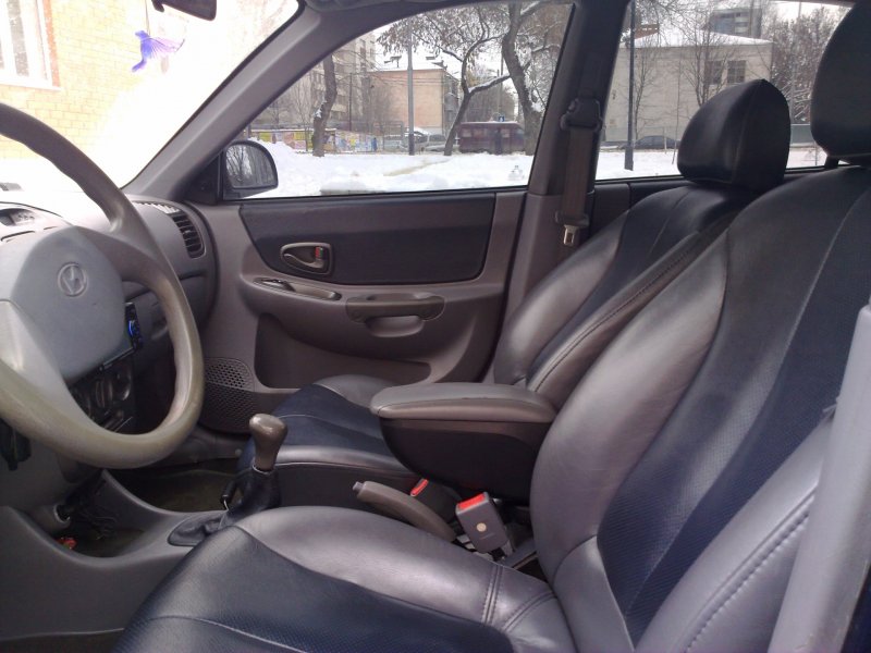 Hyundai Accent 2005 торпеда