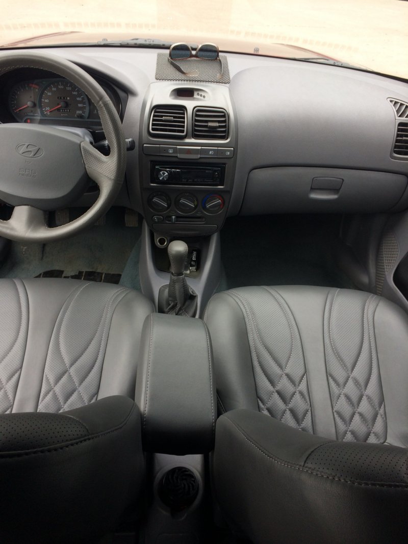 Hyundai Accent 2008 салон