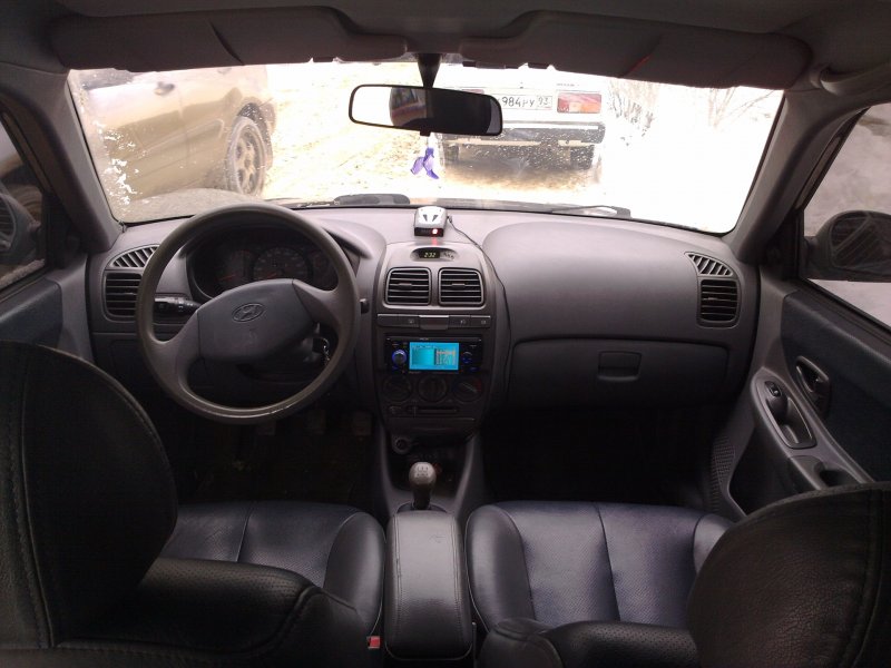 Hyundai Accent 2 салон