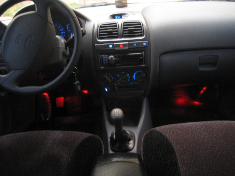 Hyundai акцент 2006 салон