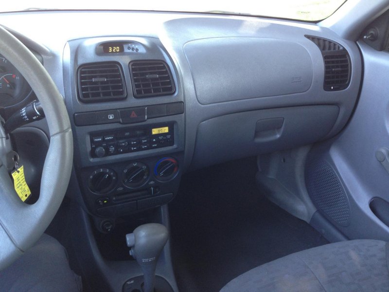 Hyundai Accent 2003 салон