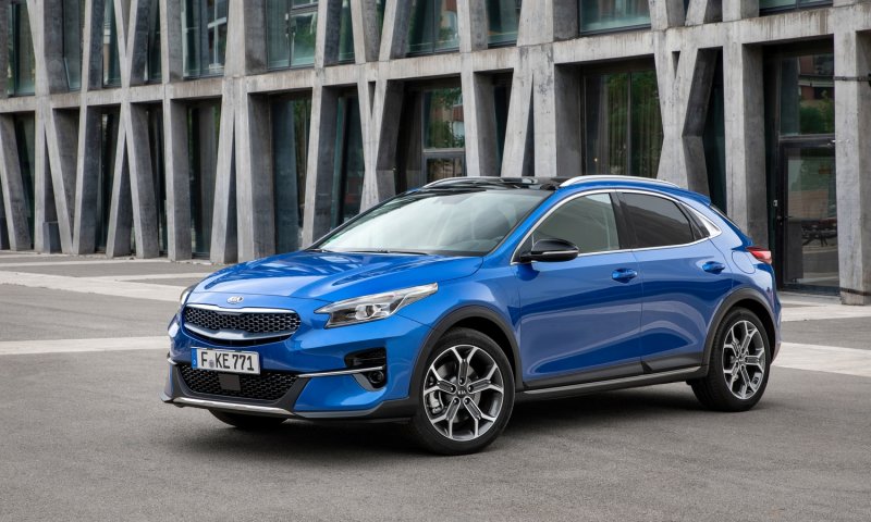 Kia x cee'd 2020 салон