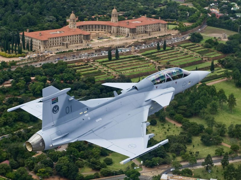 Самолет Jas 39 Gripen двухместный кабина