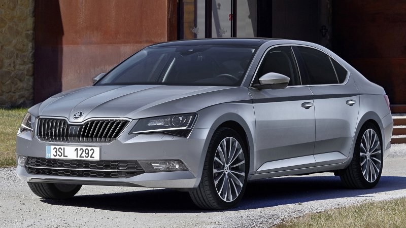 Шкода Суперб 2015 года