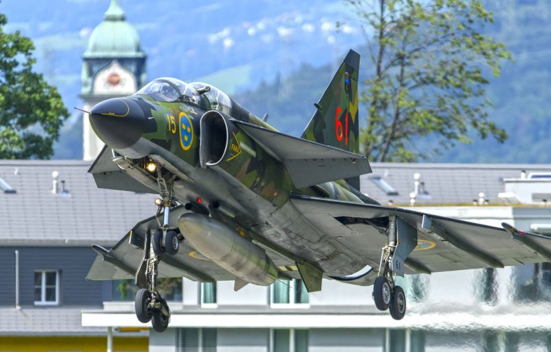 Saab Viggen самолет