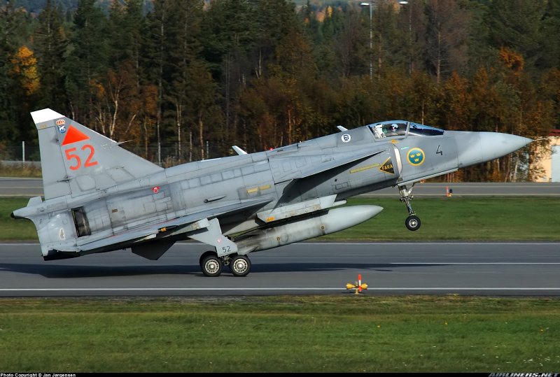Saab Viggen самолет