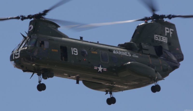 Вертолет Ch-46 Sea Knight em 411