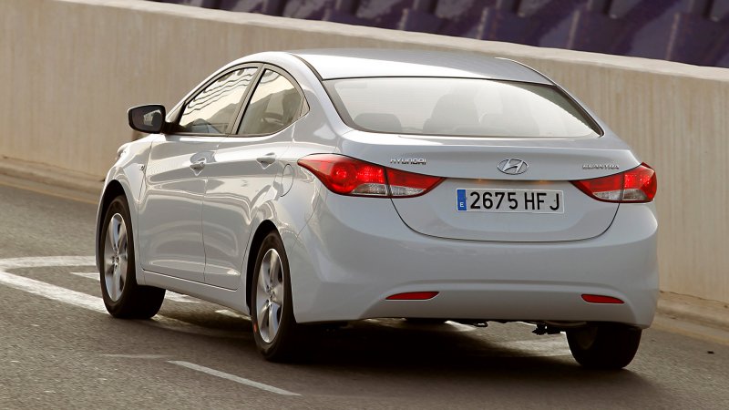 Hyundai Elantra коричневый цвет