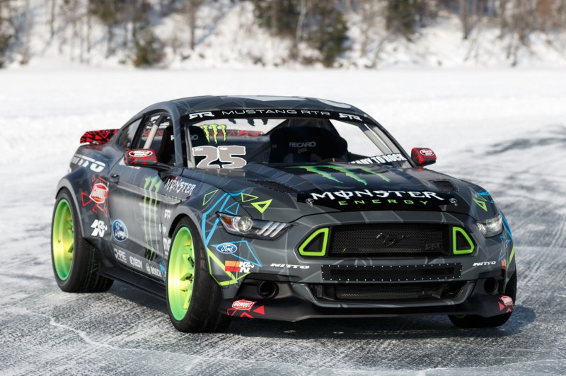 2015 Ford Mustang RTR spec2