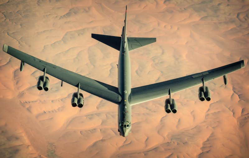 B 52 бомбардировщик