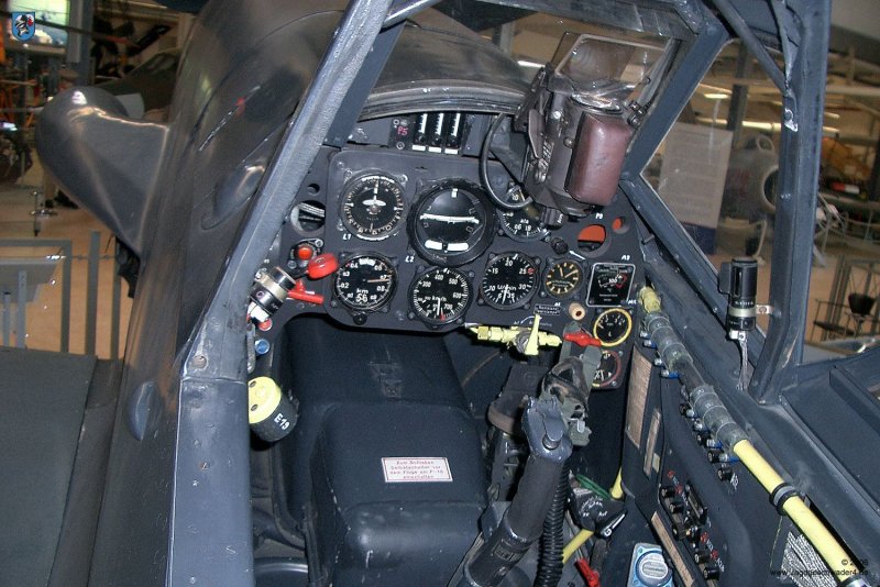 Мессершмитт БФ 109 кабина