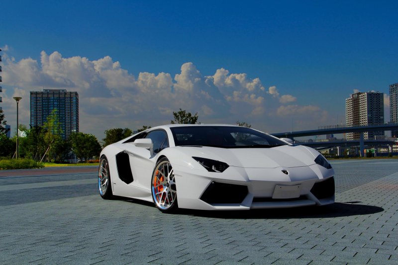 Lamborghini Aventador lp700-4 белая