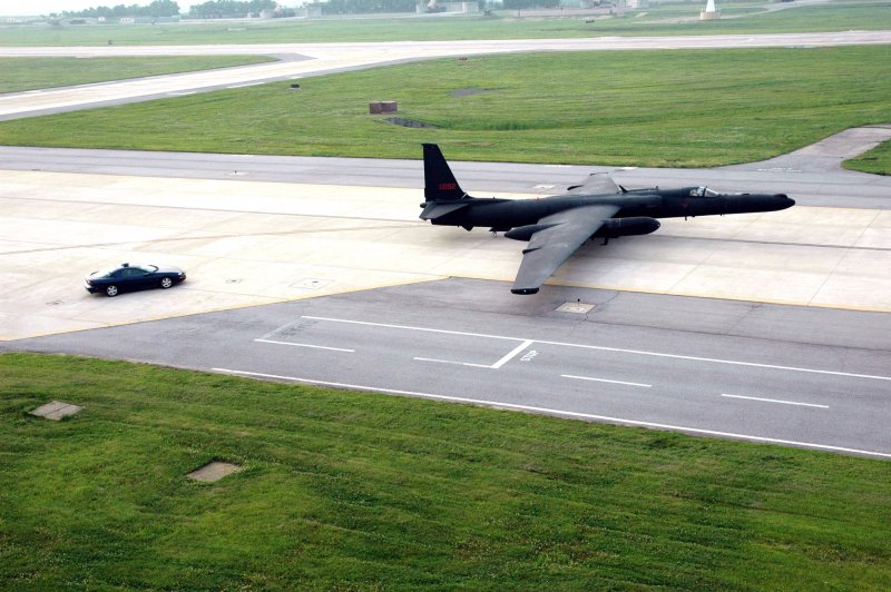Американский самолет-разведчик u-2