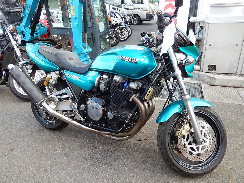 Yamaha w Max 1200