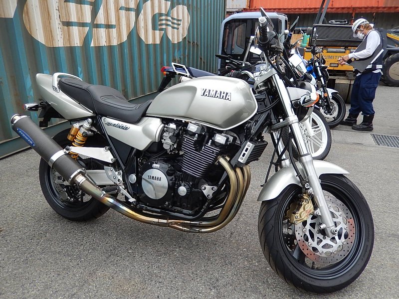 Yamaha XJR 1200 1995 года