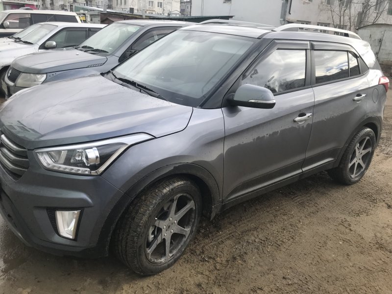 Hyundai Creta мокрый асфальт