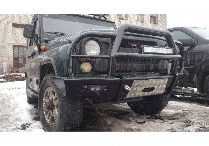 Силовой бампер на УАЗ Хантер/469