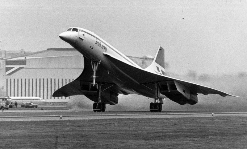 Сверхзвуковой пассажирский самолет ту-144