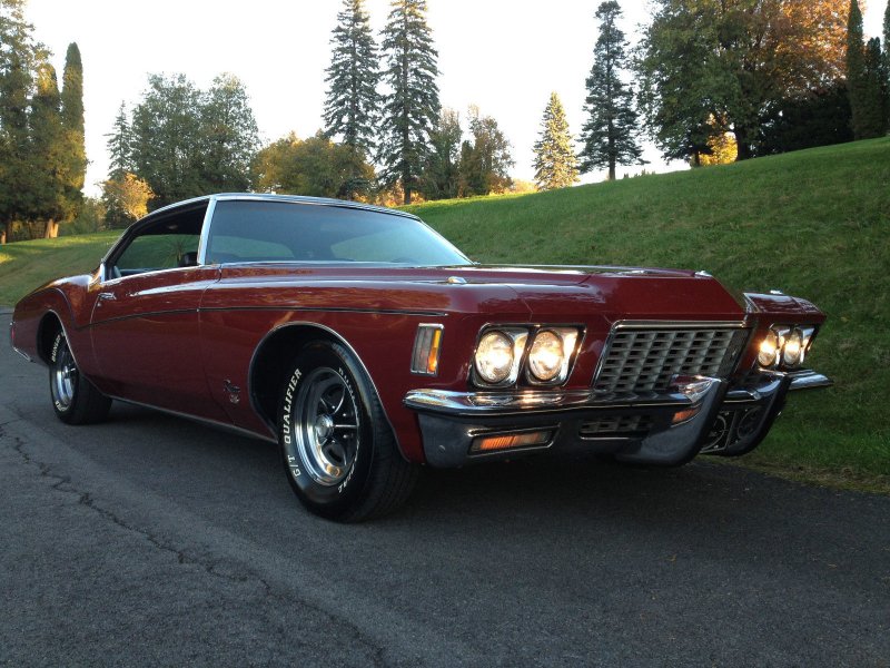 Buick Riviera Silver arrow