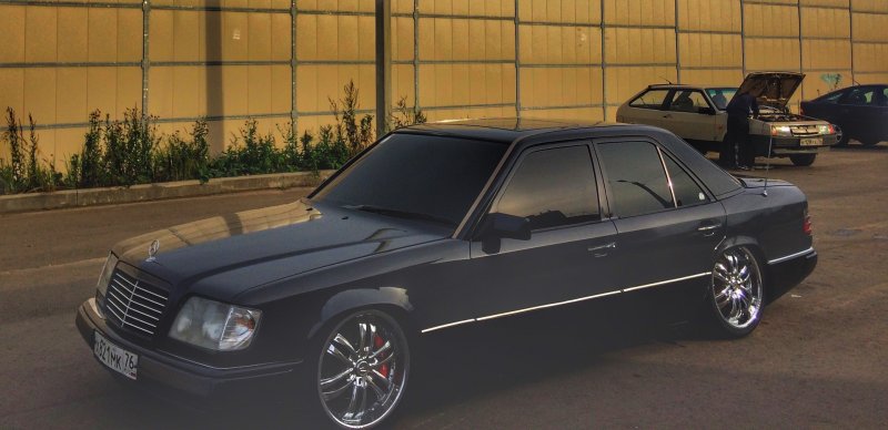 Mercedes w124 черный