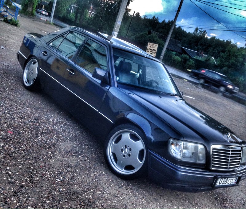 Mercedes w124 черный