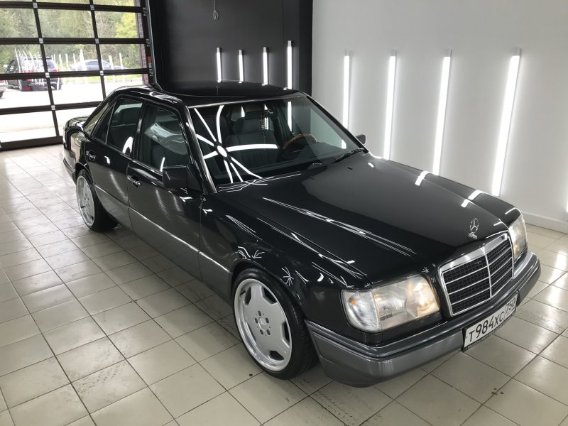W124 черный