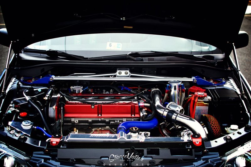 Lancer EVO 9 подкапотка