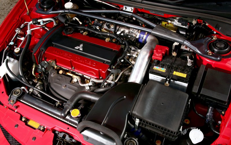 Mitsubishi Lancer Evolution подкапотка