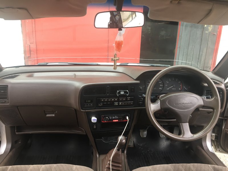 Toyota Carina 1992 салон
