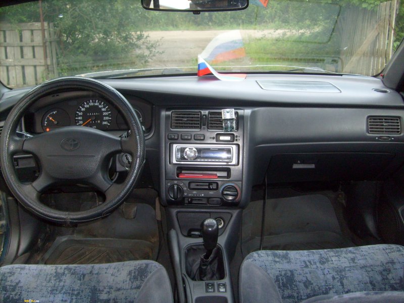 Toyota Carina e, 1998 салон