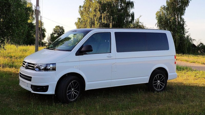 Volkswagen Caravelle белый