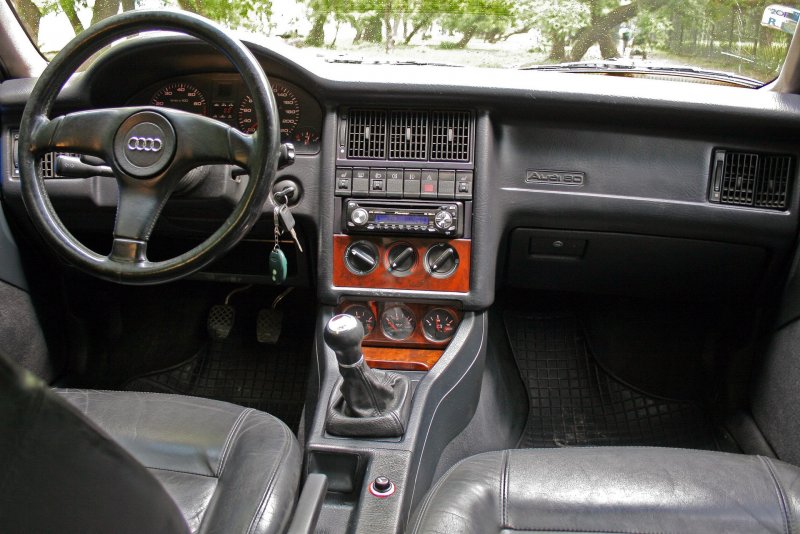 Audi 80 салон