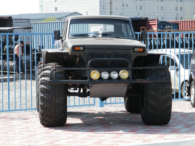 ВАЗ 2121 на больших колесах