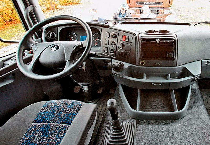 Тягач КАМАЗ 5490 салон