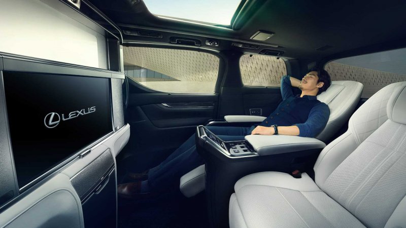 Lexus LM 2020