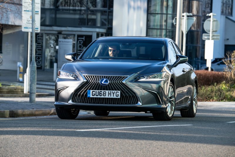 Lexus es 300h 2021