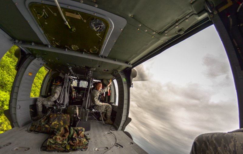 Uh 60 Black Hawk внутри кабина