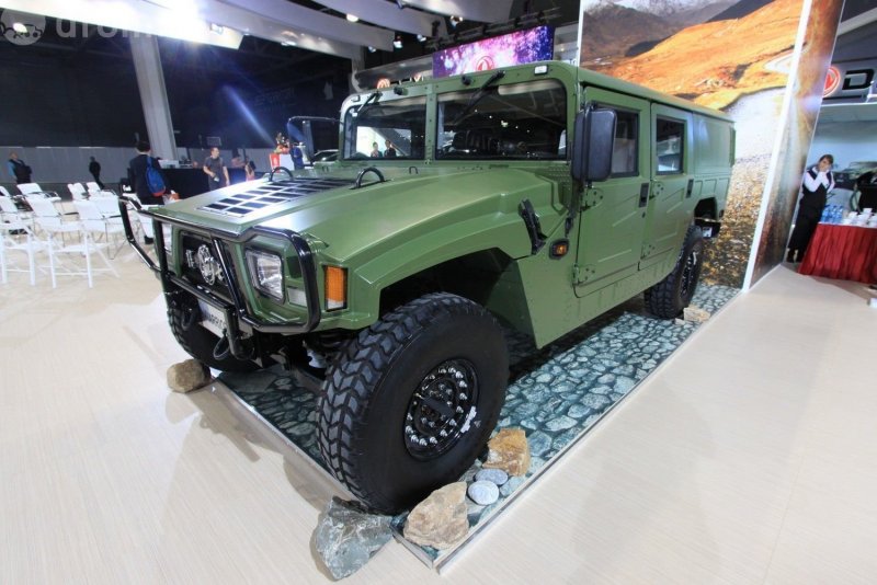 Китайский Hummer h2