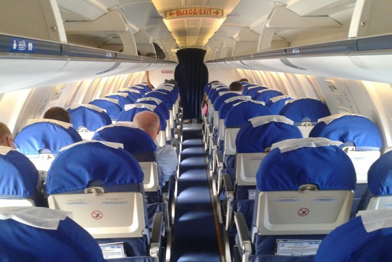 Салон самолета Бомбардье CRJ-100/200