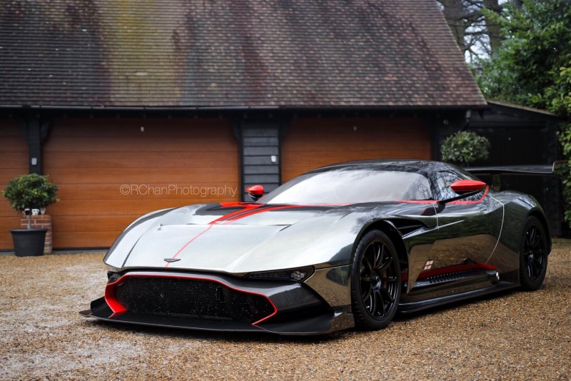 Aston Martin Vulcan кузов