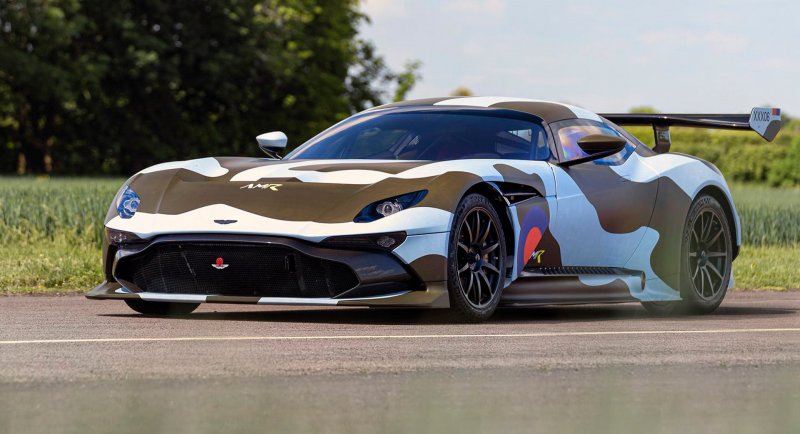 Aston Martin Vulcan Amr Pro