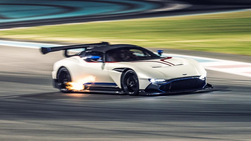Aston Martin Vulcan 2015