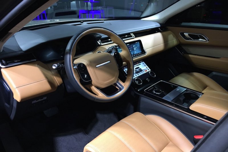 Range Rover Velar салон
