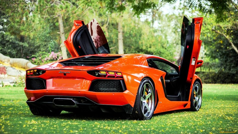 Lamborghini Aventador lp700