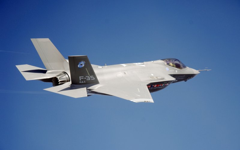 Истребитель f-35 Lightning II