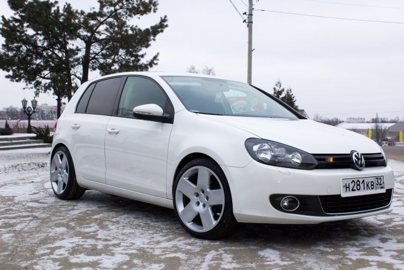 Volkswagen Golf vi белый