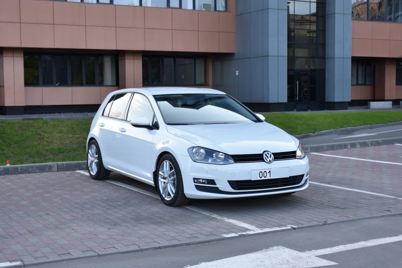 Volkswagen Golf 7 белый
