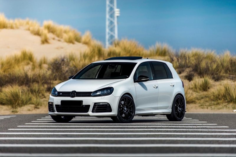 Volkswagen Golf r белый