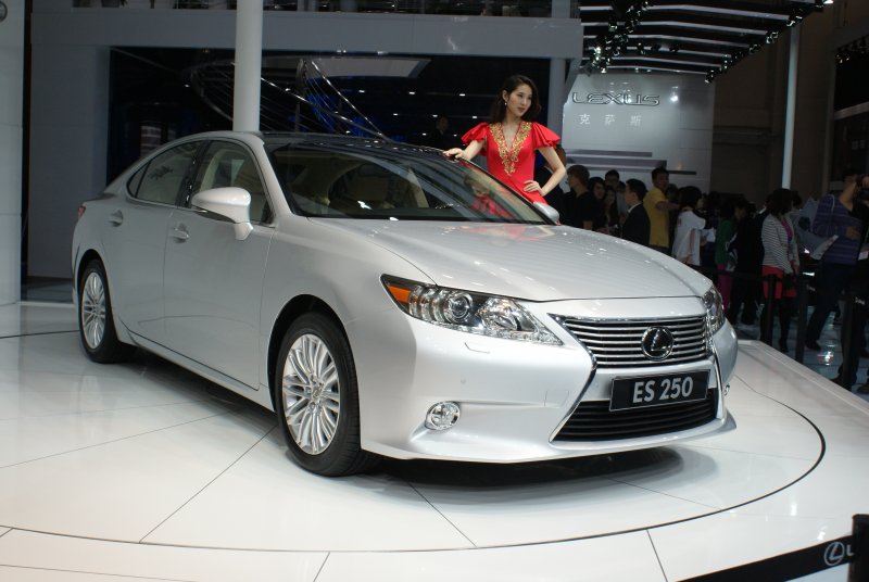 Lexus es 250